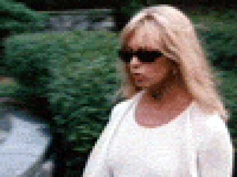 Potins mondains et amnésies partielles - Extrait 1 - VO - (2001)