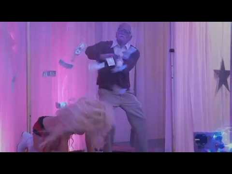 Bad Grandpa - Extrait 6 - VO - (2013)