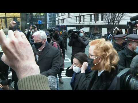 Assange's partner Stella Moris and WikiLeaks' editor-in-chief Kristinn Hrafnsson arrive at court