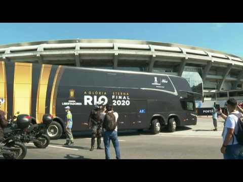 Santos, Palmeiras arrive at Maracana for Copa Libertadores final