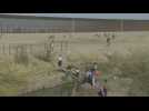 Migrants attempt to cross Mexico-US border at Ciudad Juarez