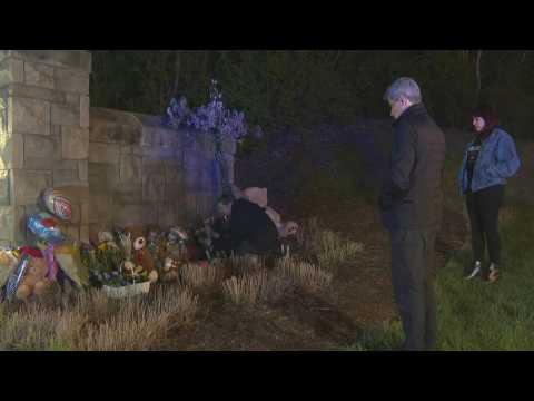 Nashville school shooting: People gather near makeshift memorial