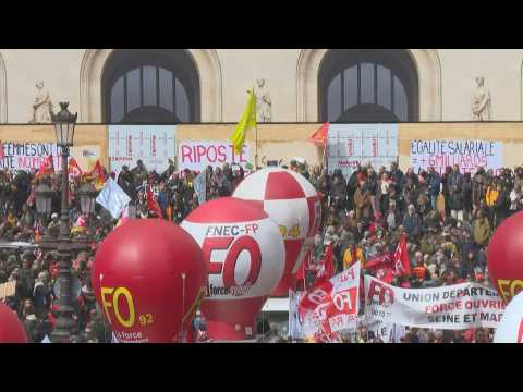 Start of the demonstration in Paris against pension reform