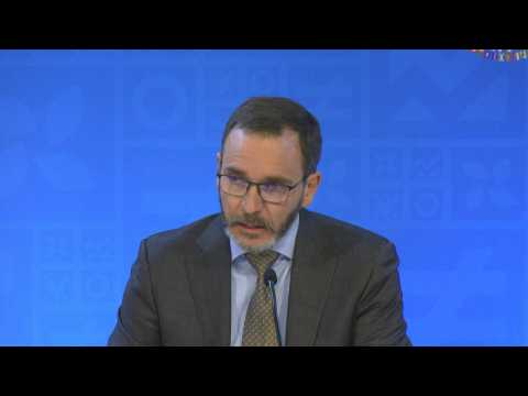 IMF slightly lowers 2023 global growth forecast to 2.8%
