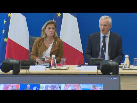 French finance minister meets with retail representatives amid riots