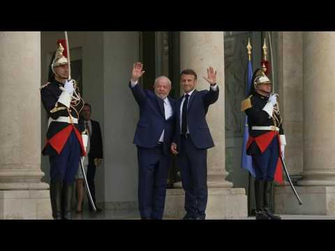 Brazilian President Lula meets Macron on sidelines of the Paris summit