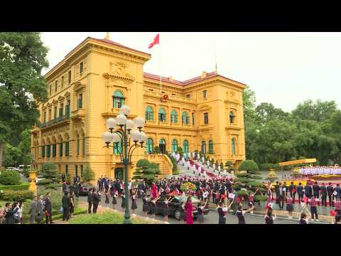 South Korean President meets his Vietnamese counterpart in Hanoi