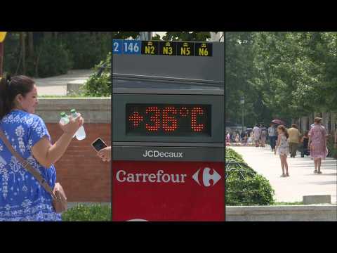 Spain swelters through first summer heatwave