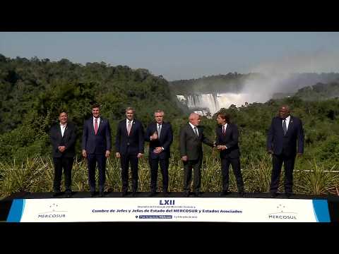 Mercosur trade bloc leaders pose for family photo after Argentina summit