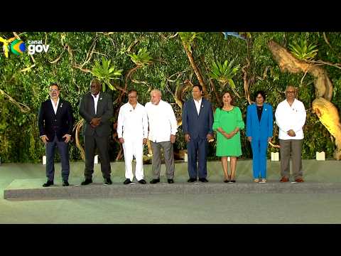 South America leaders pose for photo during Amazon summit in Belem