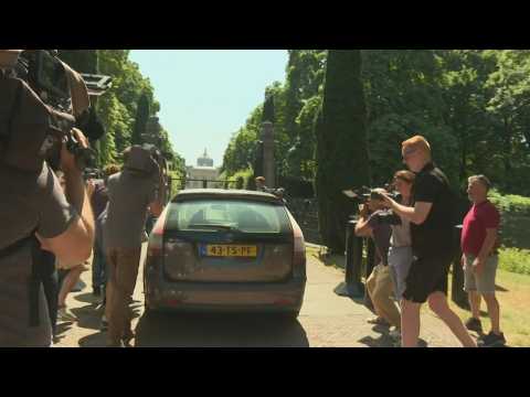 Dutch Prime Minister Mark Rutte arrives to present resignation to the King