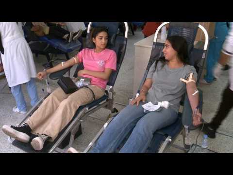 Moroccans give blood at donation bank in Marrakesh for quake victims