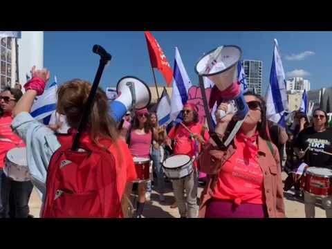 Hundreds of Israelis protest in Tel Aviv against govt judicial reform