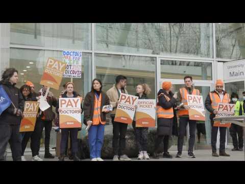 Junior doctors begin 3-day strike to kick off latest round of UK strikes