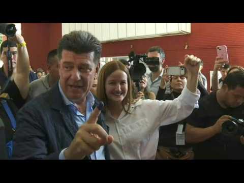 Paraguay: center-left candidate Efrain Alegre votes for presidential elections