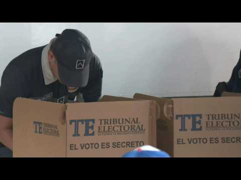Panamanians begin voting in presidential election with eight contenders