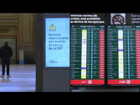 Empty train station and airport in Buenos Aires as unions call second general strike
