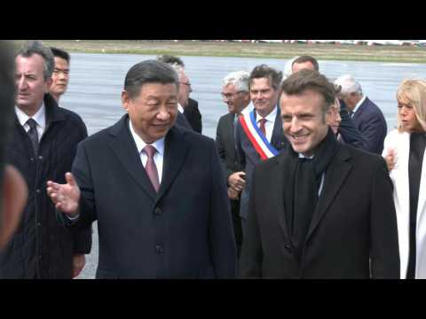 President Macron welcomes Xi in the French mountains
