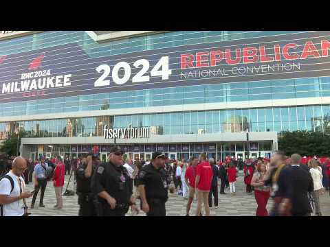 Attendees and delegates arrive for the Republican National Convention finale