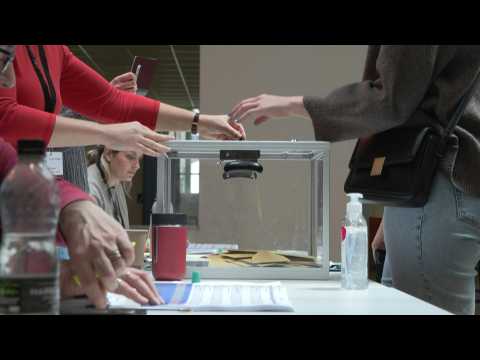 French voters turn out in London for second round of election