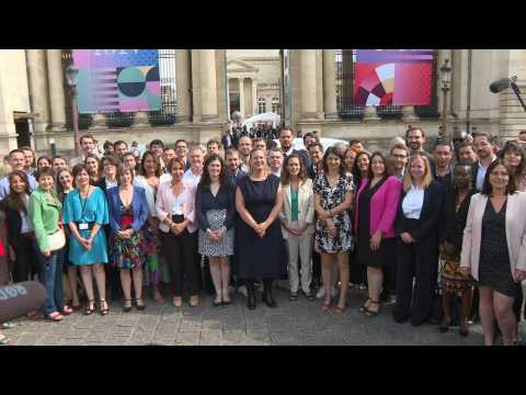 Legislative elections: Insoumis MPs pose in front of the National Assembly