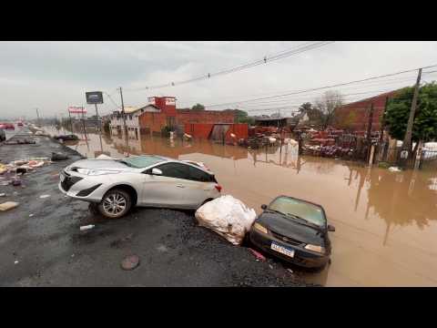 Flood-damaged cars stuck on roads as rivers rise again in south Brazil