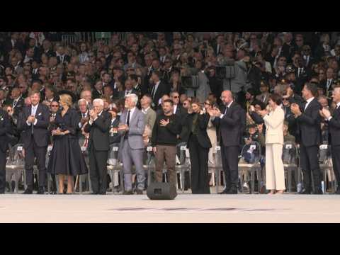 Standing ovation for Zelensky at ceremony marking 80th anniversary of D-Day on Omaha Beach