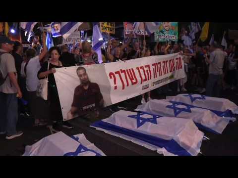 Israelis rally in Jerusalem calling for a hostage deal